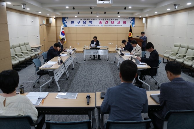 경북도의회 경북지역축제활성화방안연구회는 지난 14일 ‘경북 지역축제 실태조사 및 방문객 유입 확대방안  연구용역 중간보고회'를 개최했다. 사진=경북도의회