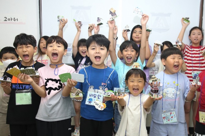 동신대학교가 지역 다문화 가정 자녀들을 위한 특별한 한국어 캠프를 마련해 눈길을 끌고 있다. /동신대=제공
