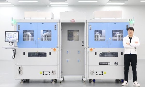 한미반도체가 출시한 '듀얼 TC 본더 1.0 드래곤 (DUAL TC BONDER 1.0 DRAGON) 모습.  사진=한미반도체