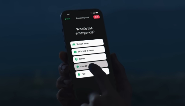애플 아이폰14의 '긴급 SOS' 메시지 전송 기능 이용 예시 영상. 사진=애플 공식 유튜브 채널 