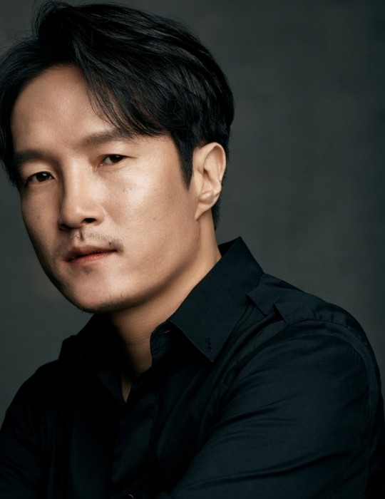 배우 이중옥이 ‘힘쎈여자 강남순’ 김남길 역으로 캐스팅됐다. 12일 제작진에 따르면 이중옥은 JTBC 새 토일드라마 ‘힘쎈여자 강남순’(극본 백미경 연출 김정식·이경식)으로 안방극장에 돌아온다. 극중 황금주(김정은)의 오른팔 김남길 역을 맡는다.사진은 배우 이중옥 프로필. 사진=DSP미디어
