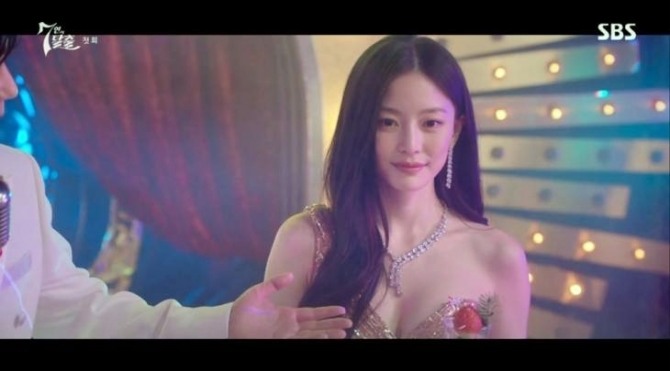 ‘7인의 탈출’ 임보라 출연이 시청자 이목을 끌었다. 지난 15일 방송된 SBS 금토드라마 ‘7인의 탈출’(7탈출·칠 탈·극본 김순옥 연출 주동민) 1회에 양진모(윤종훈) 대표가 운영하는 체리엔터테인먼트 소속 톱스타 조수지 역을 맡은 배우에 관심이 집중됐다. 조수지는 래퍼 스윙스 전 여자친구인 모델 겸 배우 임보라가 맡아 프로필과 누구인지 등에 관심이 쏠렸다. 사진은 ‘7인의 탈출’ 조수지 역 배우 임보라 캡처. 사진=SBS ‘7인의 탈출’
