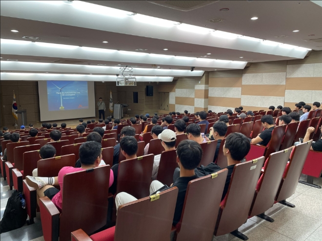 SK오션플랜트가 9월 초 부경대학교를 시작으로 오는 10월까지 경남·부산 지역 대학을 찾아 채용설명회와 상담회를 개최한다.  사진=SK오션플랜트
