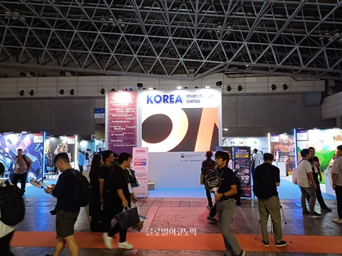 도쿄게임쇼 7번 홀 끝자락에 마련된 한국관. 참가업체의 게임 내용을 외부에서 확인하기 어렵다. 