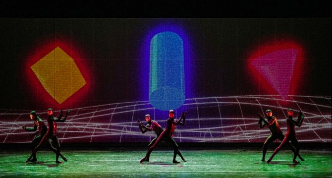 최진수 연출의 '이상한나라의앨리스' ⓒ옥상훈