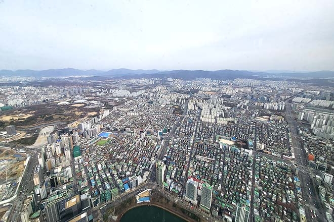 서울 송파구 잠실 스카이서울에서 내려다본 주택단지. 사진=글로벌이코노믹