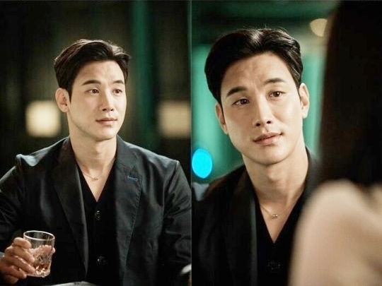 김진우 중도 하차 후 교체 투입된 배우 이시강이 '우아한 제국'에 첫 등장한다. KBS 2TV 저녁일일드라마 '우아한 제국'(극본 한영미 연출 박기호) 제작진은 김진우 뒤를 이어 장기윤 역할로 합류한 이시강의 촬영현장 스틸컷을 4일 공개했다. 사진 속 이시강은 패션 화보를 방불케 하는 엔터테인먼트 재벌의 아우라와 고독한 카리스마를 내뿜고 있다. 다른 사진에서는 취기가 오른 듯 멍한 눈빛으로 누군가를 바라보고 있다. 사진은 이시강 스틸컷. 사진=KBS 2TV '우아한 제국'(유비컬쳐, 메이퀸픽쳐스)