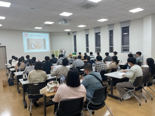 안산시 단원보건소는 관내 거주하는 임신 중 예비부모를 대상으로 ‘함께하는 출산, 행복한 부부 태교’를 주제로 야간 부부 출산준비교실을 운영한다. 사진=안산시