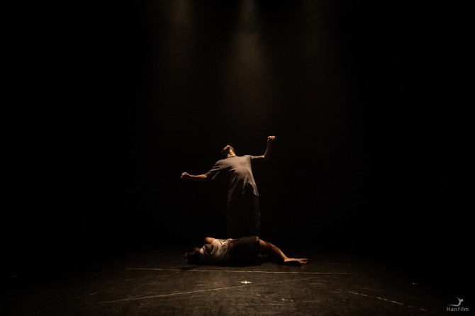 최원준 안무의 현대무용 '롯데자이언츠'