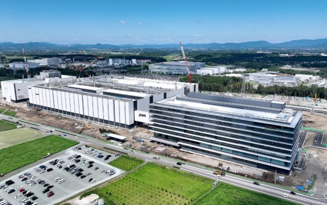 일본 구마모토현은 TSMC 구마모토 공장의 완공을 앞두고 주변 인프라 정비를 서두르고 있다.
