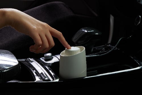 JW생활건강은 피톤케어 차량용 방향제를 리뉴얼 출시했다고 27일 밝혔다. 사진=JW생활건강 