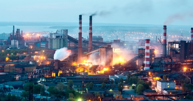 우크라이나 철강업체 자포리즈스탈이 러시아와의 전쟁으로 인해 수출길이 막혀 붕괴직전에 있는 것으로 알려졌다.