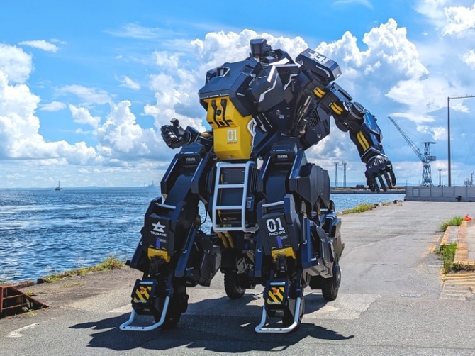 일본의 로봇 스타트업 츠바메 인더스트리가 최근 선보인 미래형 로봇 '아캑스'. 사진=츠바메