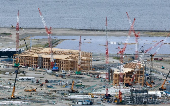2025오사카 간사이 엑스포 예정지에 건설이 한창이다.