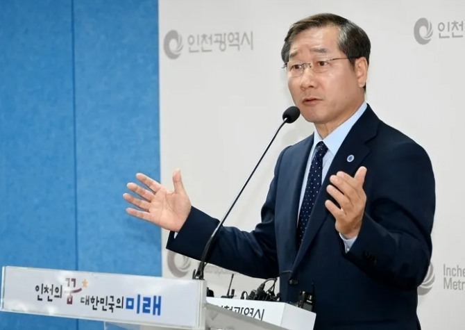 유정복 인천시장이 6일 인천시청에서 김포의 서울 편입에 대한 입장을 발표하고 있다. 사진=인천시