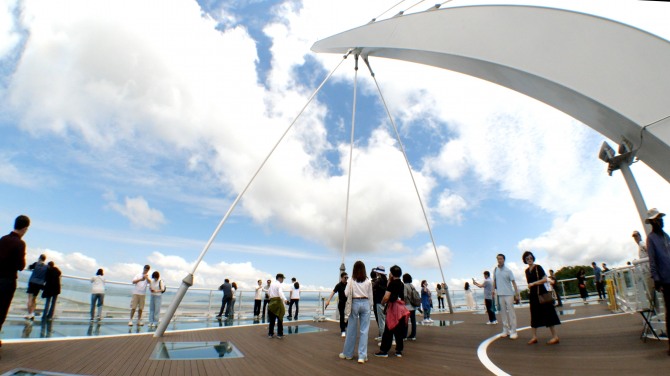 강화군 교동면 화개정원은 빠른시일내 전국적으로 관광명소 알려져 있다. 날씨가 맑은 날에는 북한도 보이며 가족들이 찾아 관광지역으로 자리매김되고있다.   사진=유영재 기자