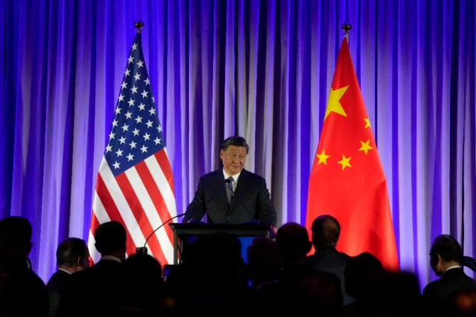 11월 15일(현지시간) 미국 샌프란시스코에서 아시아태평양경제협력체(APEC) 정상회의 계기로 열린 기업인과의 만찬에서 연설하는 시진핑 중국 국가주석. 사진=AP/연합뉴스