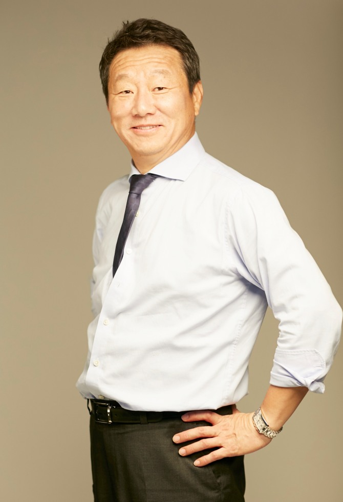 최윤 OK금융그룹 회장(사진)이 우리나라 스포츠 발전을 모색하기 위해 만들어진 더코리아스포츠포럼 상임 대표로 취임했다. 사진=OK금융그룹 제공.