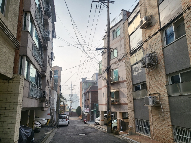 금정역 산본1동2지구 재개발사업의 두 번째 시공사 입찰이 포스코의 단독 입찰로 유찰됐다. 조합은 내부 회의를 거쳐 수의계약을 진행할 예정이다. 사진=글로벌이코노믹 김보겸기자