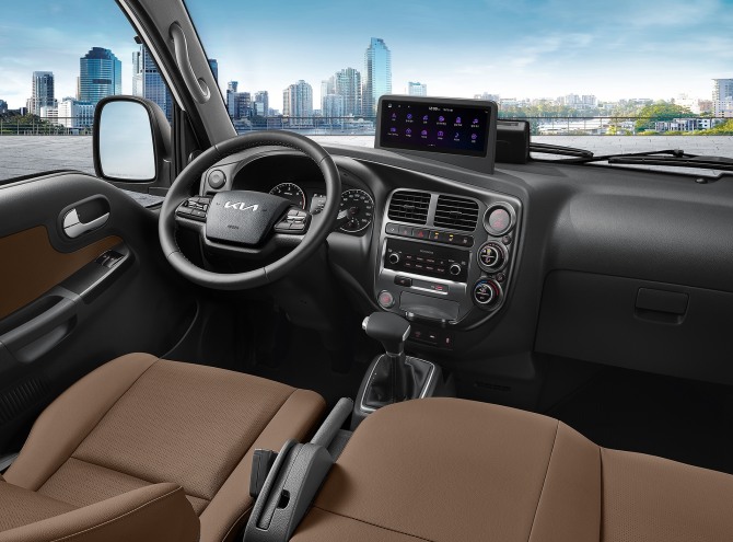 기아 봉고 LPG 터보 최상위 트림 인테리어 사진=기아