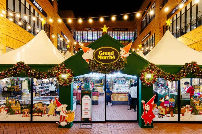 롯데프리미엄아울렛 파주점 크리스마스 마켓 그랑마르쉐  /사진=롯데백화점