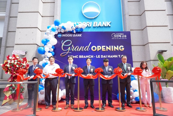 베트남우리은행이 베트남 23번째 지점 레다이한(Le Dai Hanh) 지점을 개설했다. 사진=하노이모이