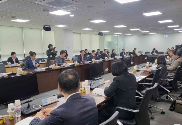 28일 서울 서초구 국제전자센터에서 제24차 건강보험 정책 심의 위원회 회의가 열리고 있다. 