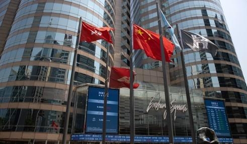 ‘IPO의 도시’로 불리던 홍콩의 국제금융시장 지위가 예전과 다르다. 사진은 홍콩 증권거래소. 사진=EPA/연합뉴스