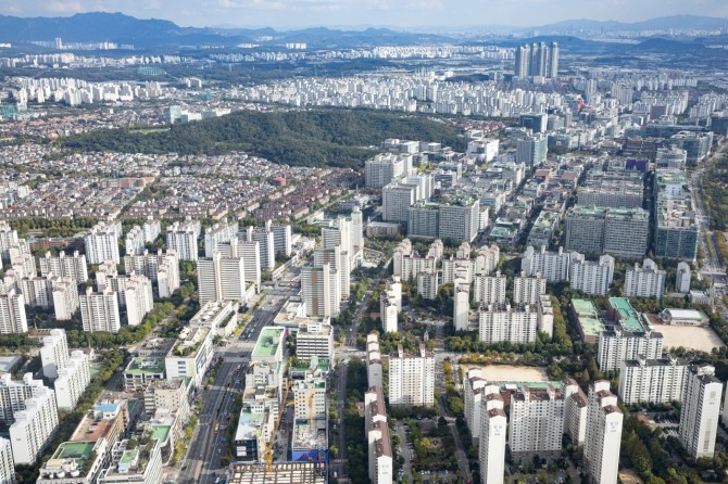 이달 서울 아파트 평균 매매가격은 12억36만원이다. 한 달 전보다 376만원 상승했다. 사진=연합뉴스