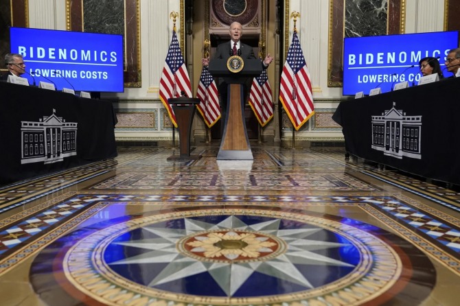 조 바이든 미국 대통령이 지난 27일(현지 시간) 워싱턴DC 백악관에서 열린 공급망 강화 회의에서 발언하고 있다. 사진=AP/뉴시스