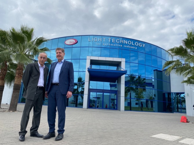 LG전자 자회사 ZKW가 멕시 공장을 2배로 확장한다.