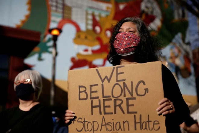 지난 2021년 3월 13일(현지시간) 미국 워싱턴주 시애틀에서 열린 집회에서 아시아계 미국인들이 자신들에 대한 증오범죄를 멈춰 줄 것을 미국 사회에 촉구하고 있다. 사진=로이터