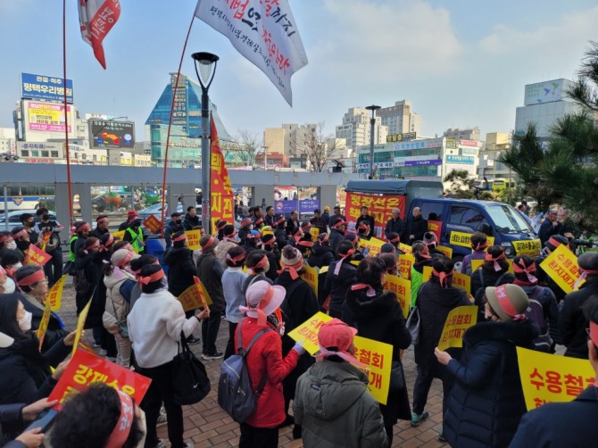 지난 9일 개최된 평택지제역세권 공공주택지구 지정 철회 집회 모습. 사진=이지은 기자