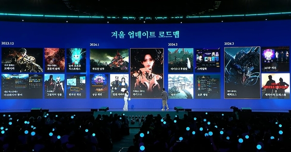 경기도 일산 킨텍스에서 17일 열린 '디어 프렌드 페스타'에서 전재학 '로스트아크' 총괄 디렉터(오른쪽)가 향후 업데이트 로드맵을 공개하고 있다. 사진=로스트아크 유튜브 채널