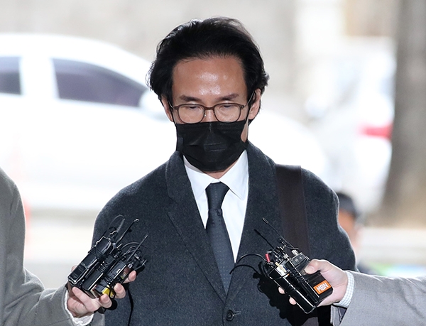 조현범 한국앤컴퍼니 회장이 지난 3월 8일 서울 서초구 서울중앙지법에서 구속 전 피의자 심문을 받기 위해 출석하고 있다. 사진=뉴시스