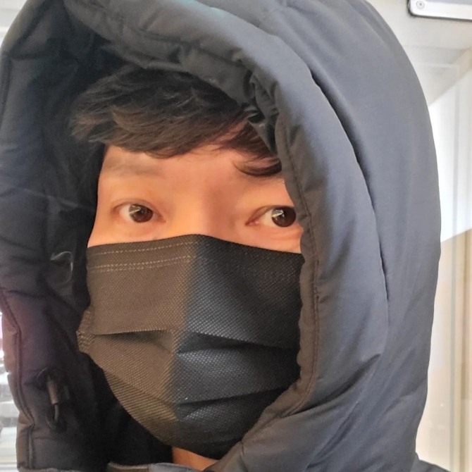 농수산물 판매 사업을 시작한 신정환은 SBS연예대상에서 대상을 수상한 탁재훈에게 현재 판매 중인 갓김치와 돌게장을 구매해달라고 부탁했다. 사진=신정환 인스타그램