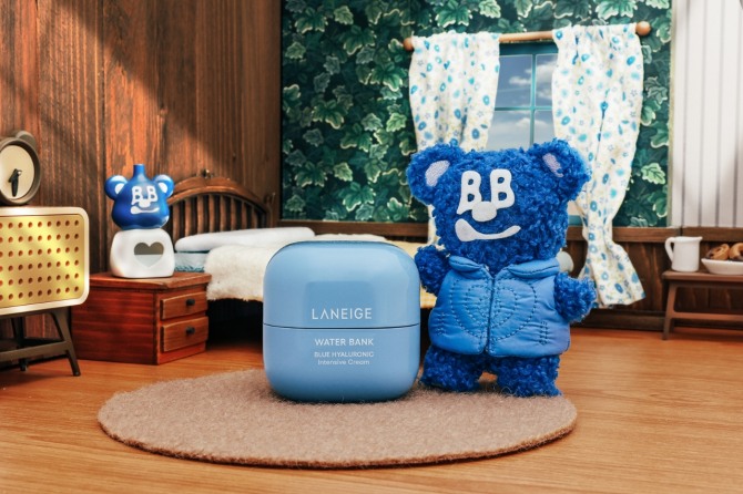 워터뱅크X배드블루 리미티드 에디션  /사진=아모레퍼시픽