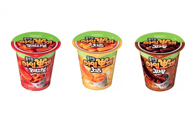 전자레인지로 간편하게 조리해서 즐길 수 있는 실온 떡볶이 풀무원 ‘아임뽀끼’ 3종  /사진=풀무원