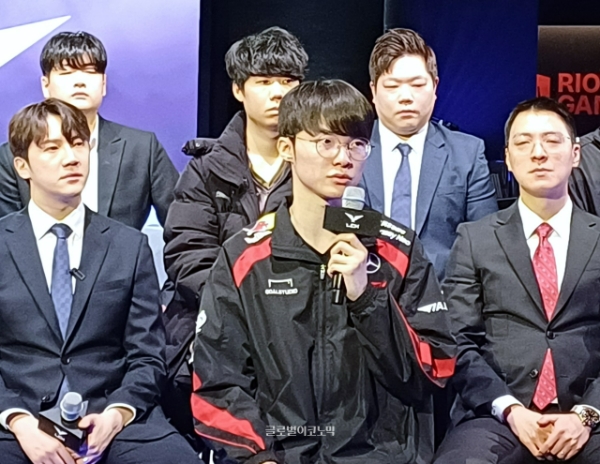 '페이커' 이상혁이 2024 LCK(리그 오브 레전드 챔피언스 코리아) 스프링 미디어 데이에서 기자 질문에 답하고 있다. 사진=이원용 기자