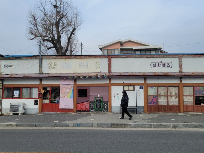 옛것을 간직하면서 세련되게 고친 규암마을의 공방  /사진=한국관광공사