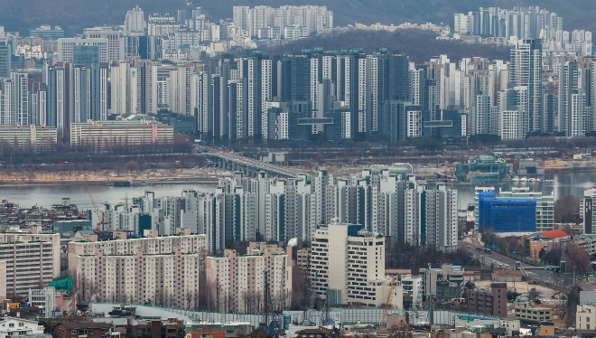 서울 중구 남산에서 바라본 아파트 단지 모습. 사진=뉴시스