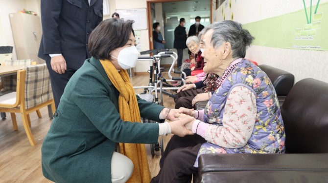 신계용 과천시장, 사회복지시설 방문 모습. 사진=과천시