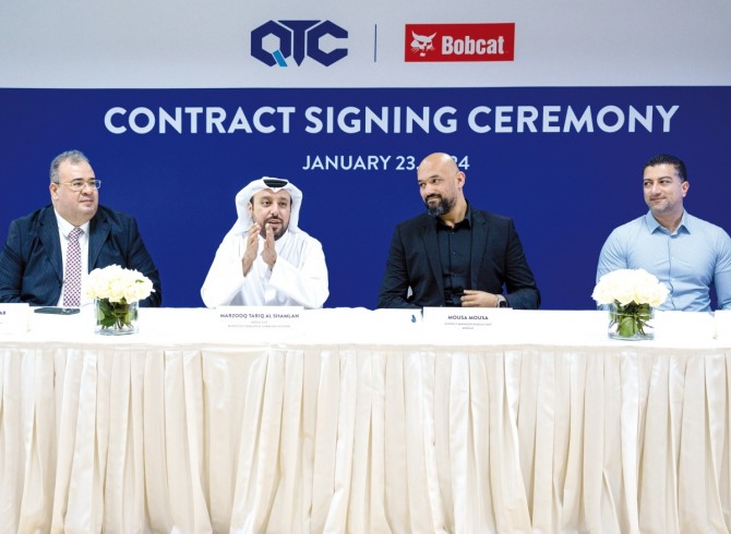 건설장비 글로벌 리더인 두산밥캣 EMEA와 카타르 무역회사 QTC가 카타르에서 첨단 발전기와 타워라이트 도입을 위한 전략적 계약을 체결했다.