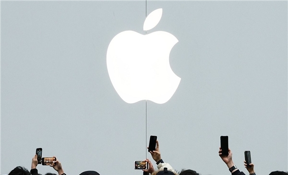 애플이 2일(현지시각) 창사 이래 최대 규모인 1100억달러 자사주 매입 계획을 발표했다. 사진=본사 자료