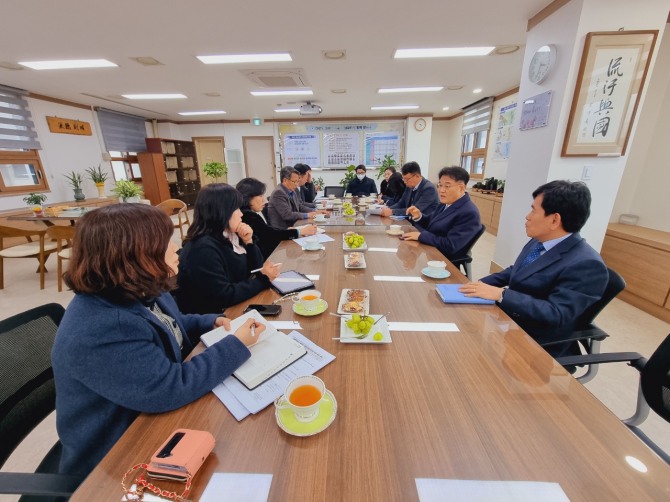 이경희 제1부교육감, 성남 불정초 방문해 늘봄학교 추진 현황 점검 및 현장 의견 청취. 사진=경기도교육청