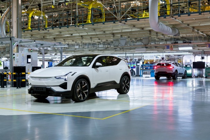 폴스타가 대형 전기 퍼포먼스 SUV '폴스타 3'가 중국 청두 공장에서 본격적인 생산에 돌입했다. 사진=폴스타