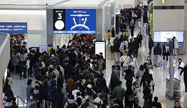 붐비는 인천공항. 사진=연합뉴스