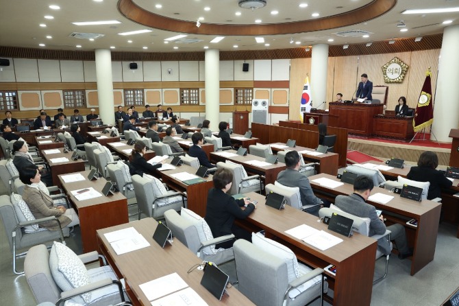 제282회 임시회에 더불어민주당 의원들이 불참했다. 사진=고양시의회 국민의힘