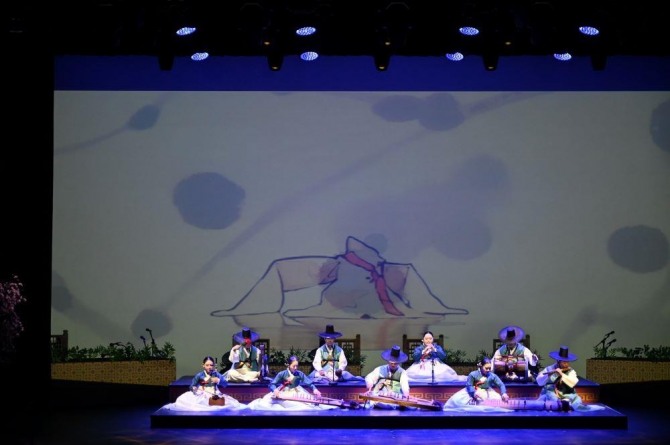 진도군이 올해 28년째를 맞은 진도토요민속여행 1,000회 특별공연을 개최한다. 사진=진도군