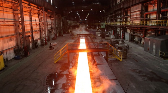 철강 산업이 글로벌 제조업 부활로 활기를 띠고 있다. 사진=로이터